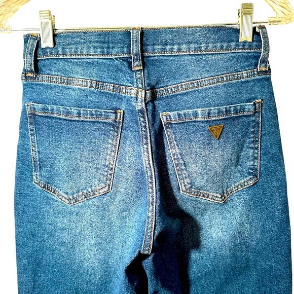 Guess Jeans, Mom’s Slightly Distressed Style - Picture 4 of 6
